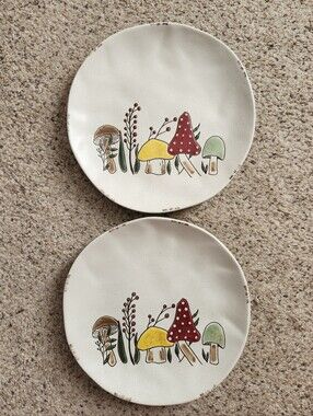 Spectrum Designz Garden Mushroom Plates